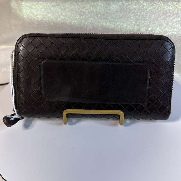 Bottega Veneta Brown Intrecciato Woven Leather Zip Around Wallet - Picture 13 of 17